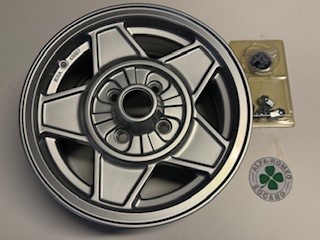 4 Jantes aluminium Alfa romeo 105 cromodora
