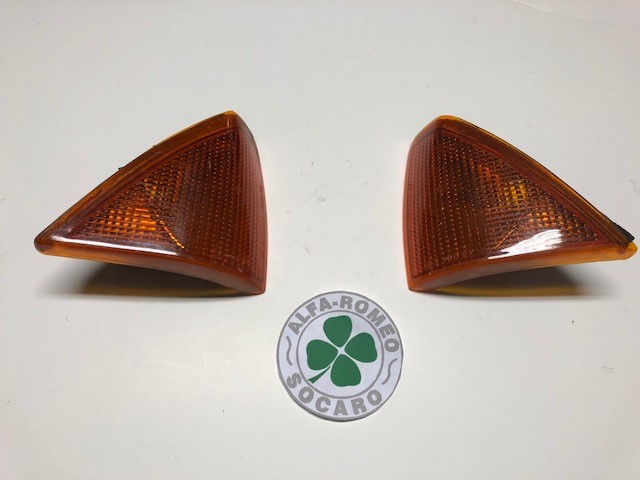 clignoteur orange Alfa Romeo 75  60740850 60740851